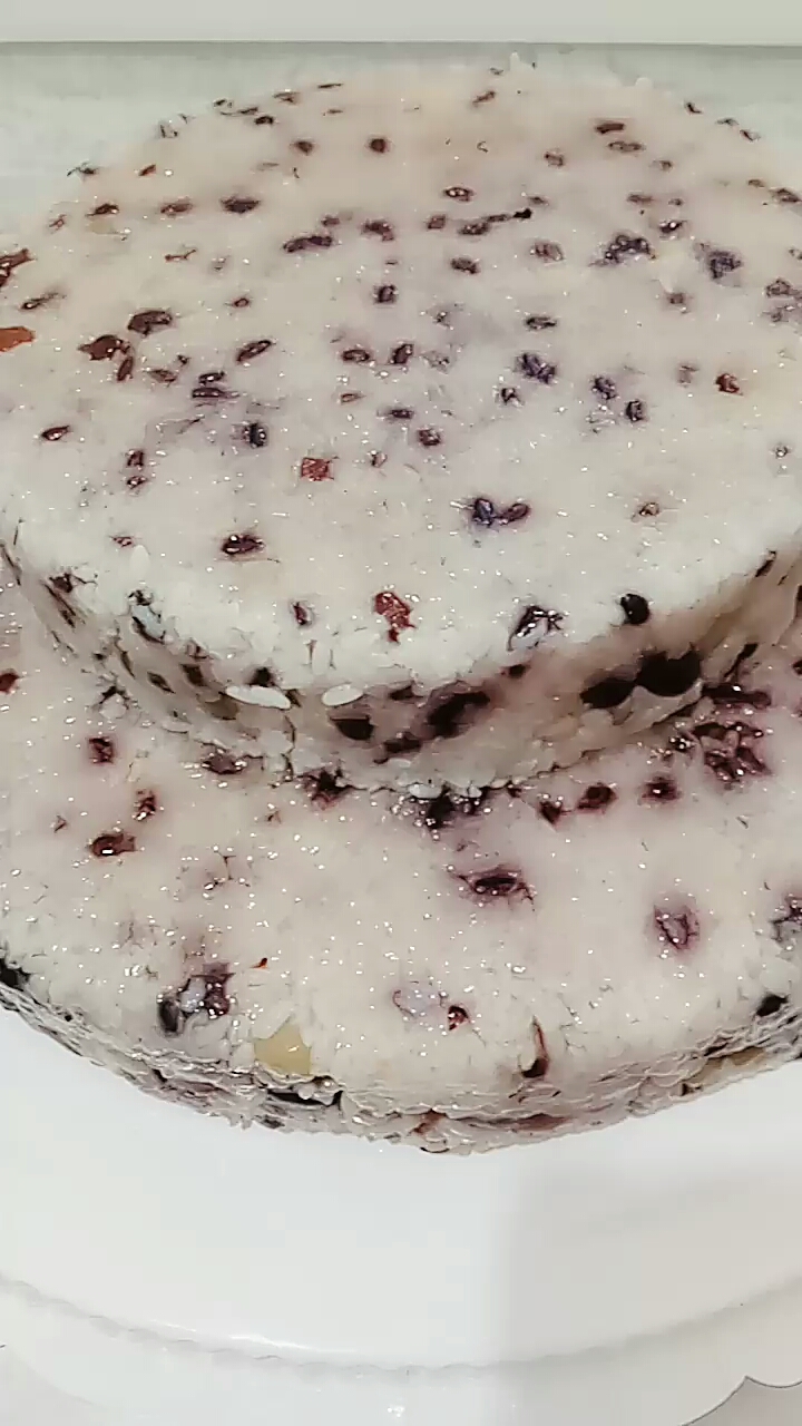 热呼呼什锦糯米糕出锅了,,,等待装饰