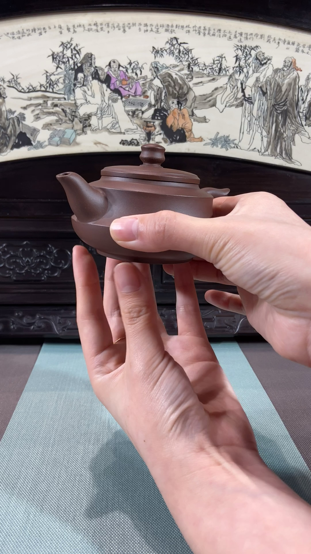 紫砂壶#清夜无尘土,月色如银,对一溪云,一张琴,一把玉泉,一杯茶.