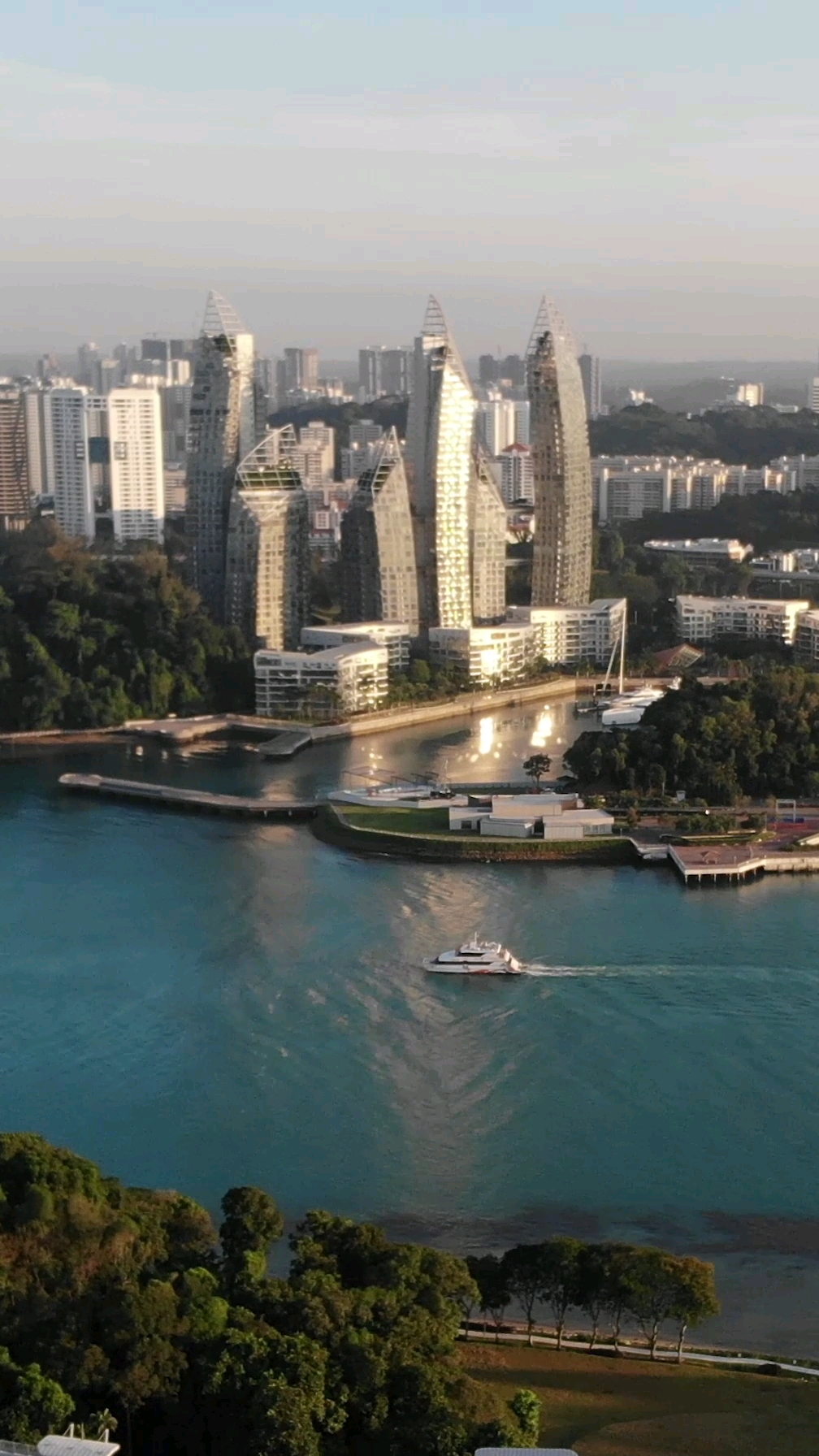 旅游进行时#航拍吉宝湾映水苑,新加坡超有设计感的豪宅区