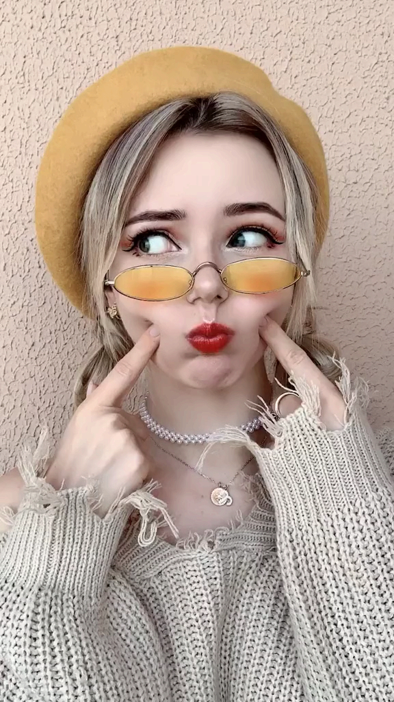 你喜欢的样子我都有#十万伏特pika,今天的赤橘皮卡妆有没有,电到你们