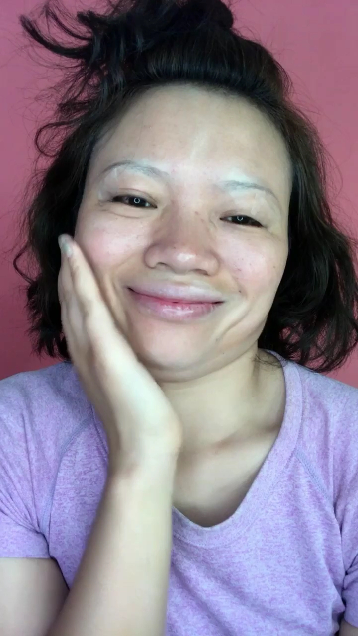 今晚同学聚会,大妈化妆年轻30岁