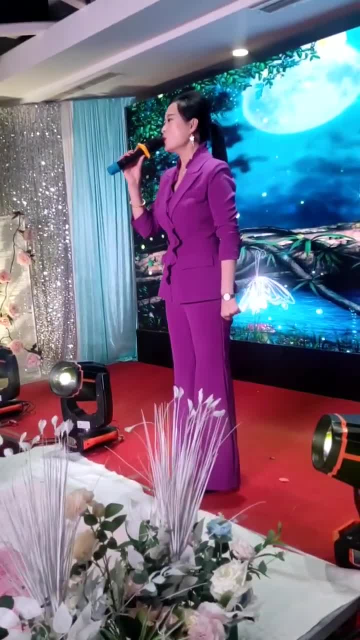 我是婚礼司仪晓梅