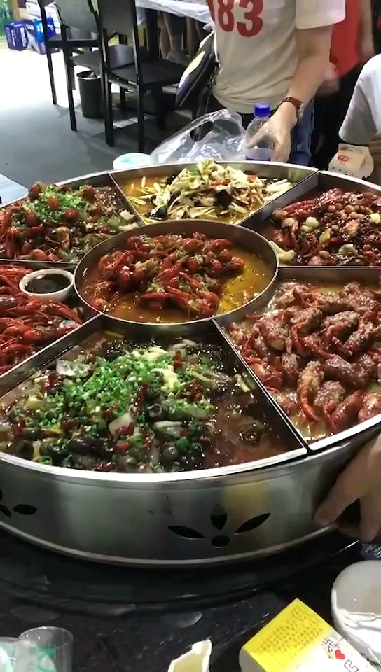 满汉全席小龙虾