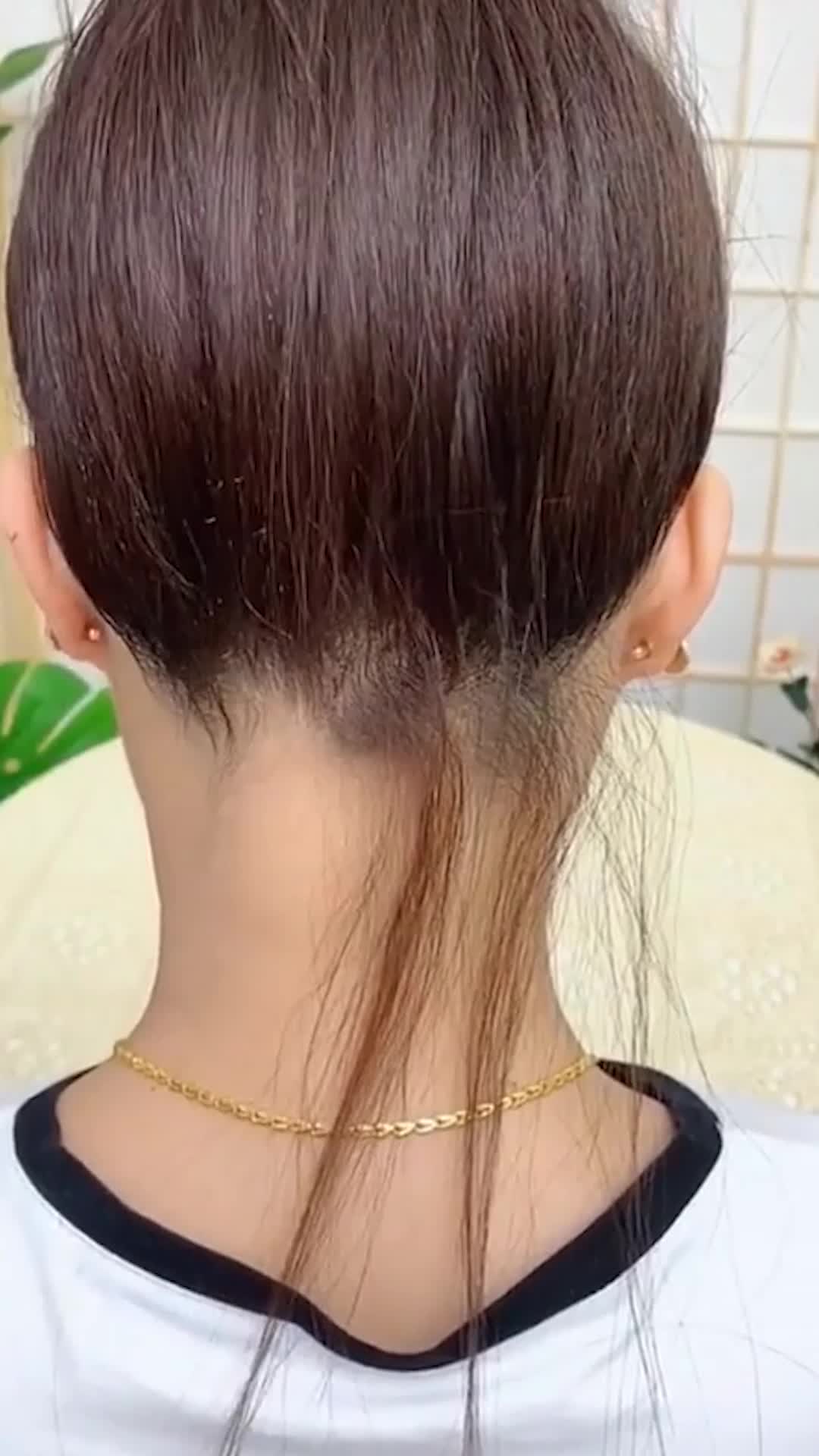 我要上热门#脖子后面的碎发太烦人了,试试像睫毛膏一样的碎发神器