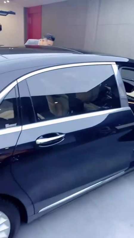 迈巴赫的三角玻璃,为何在车身还不是车门上?一开车门你就懂了!