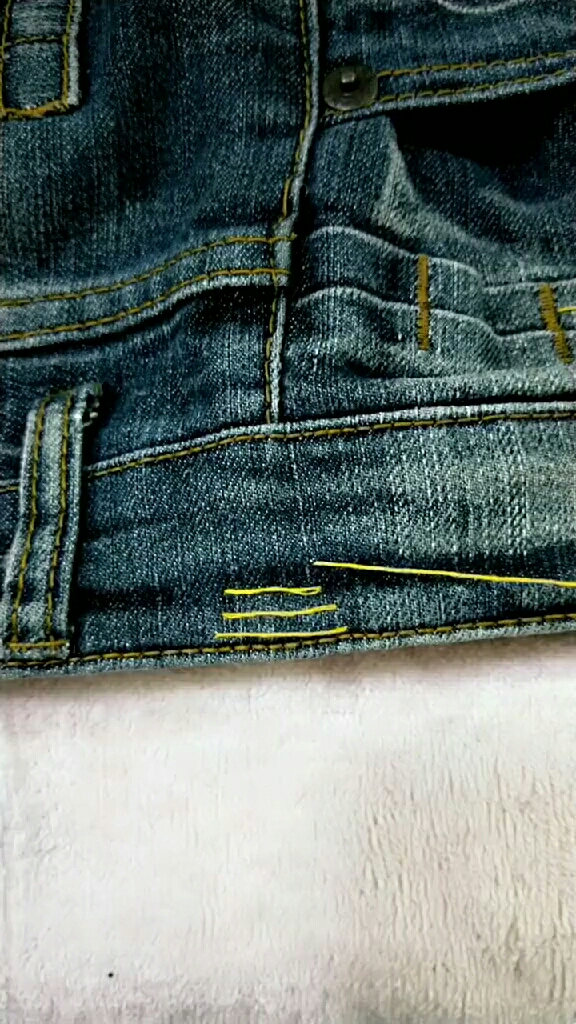 裤腰大了,用这种隐形针法把两边缝一下就ok了