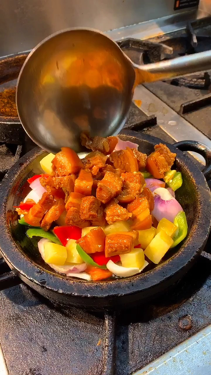 石锅红烧肉