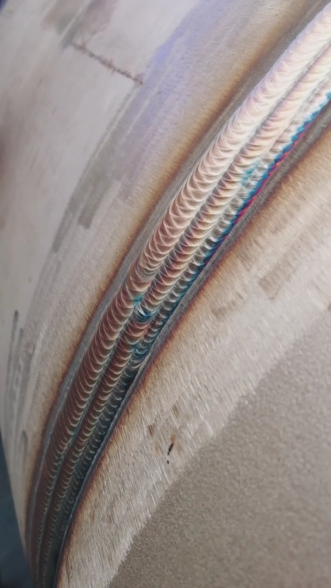 电焊工#管道二保焊接,这是个大师傅,这技术杠杠滴!