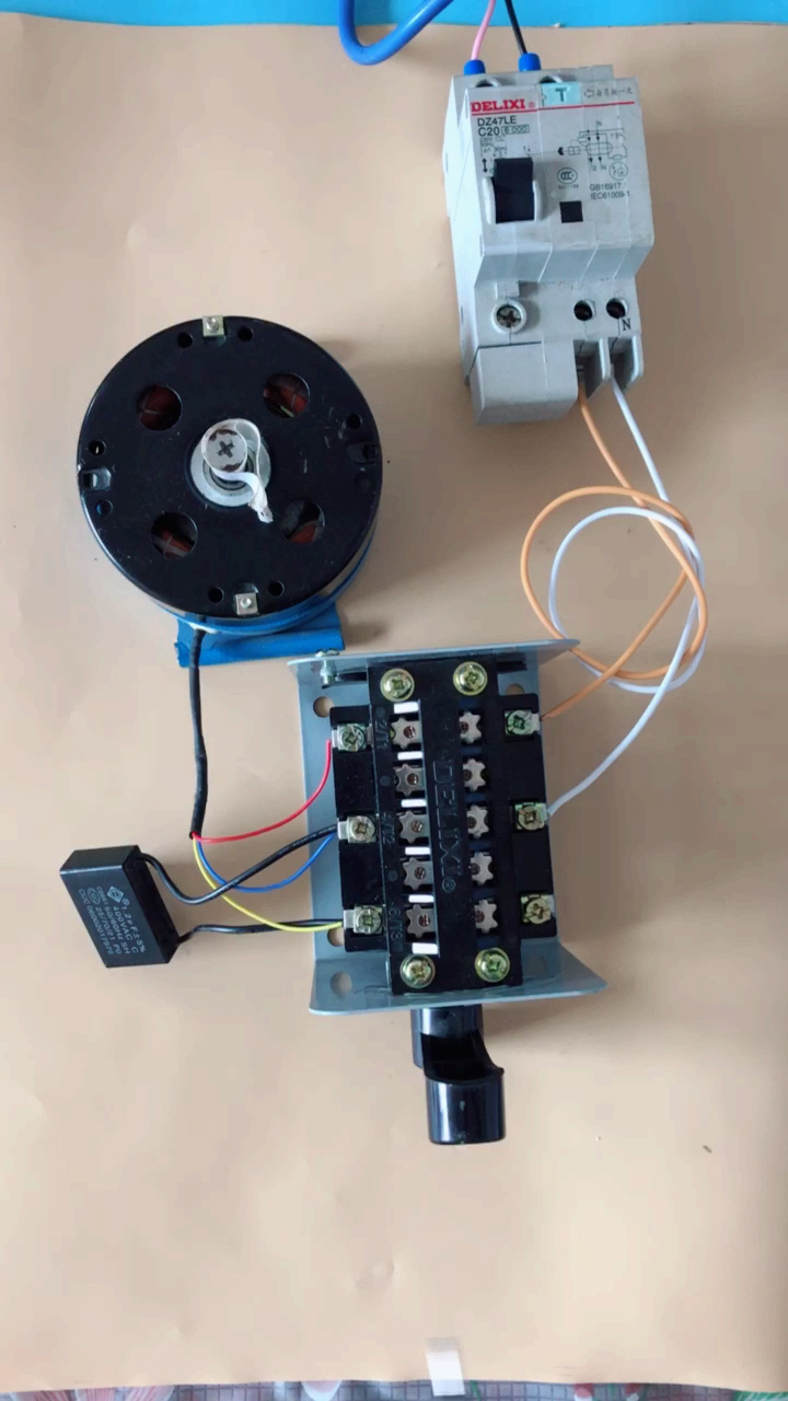 单相电机用倒顺开关控制正反转