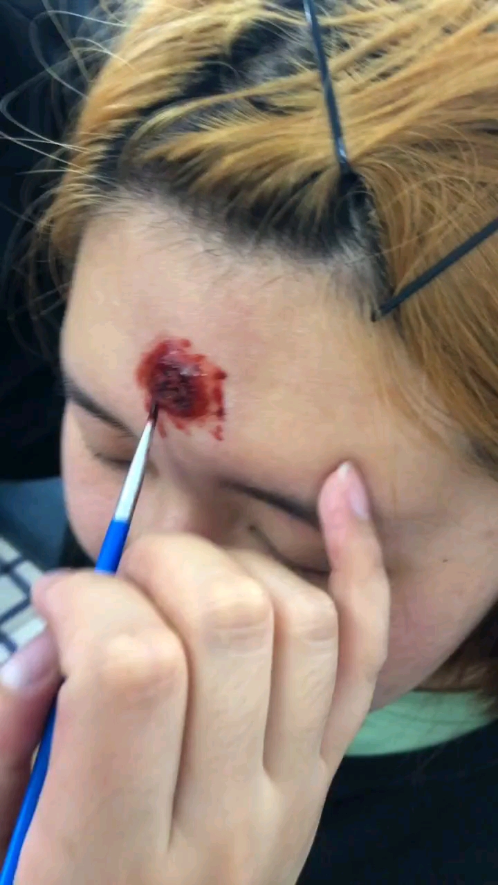 美女一枪爆头