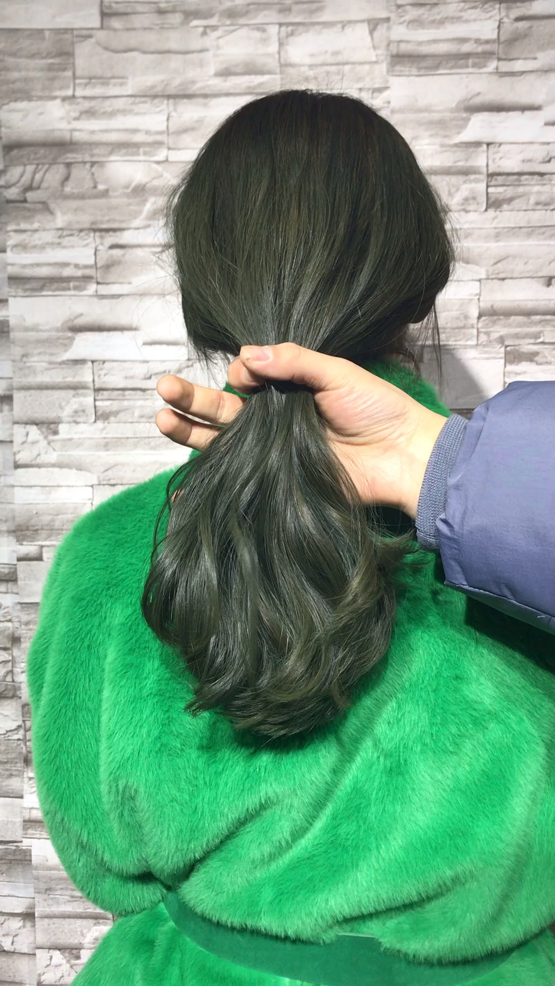 一款无需漂色的微潮色(雾青灰)喜欢显白的小姐姐可以收藏起来喔