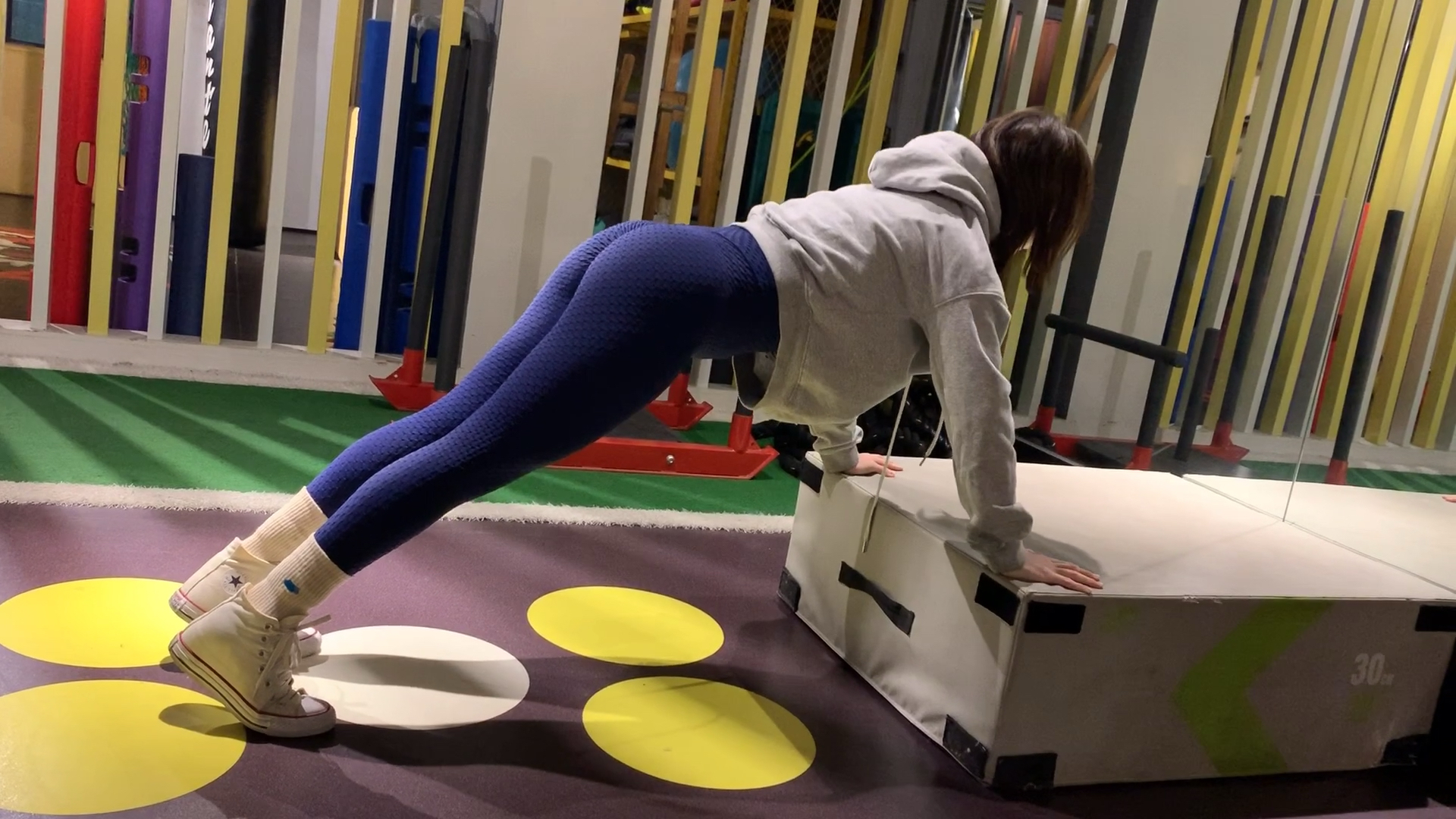 健身#女生可以多练练俯卧撑 !好处你懂得.