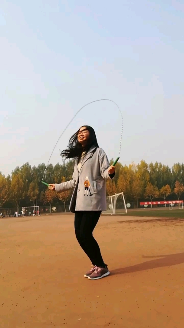 花样跳绳之开合跳