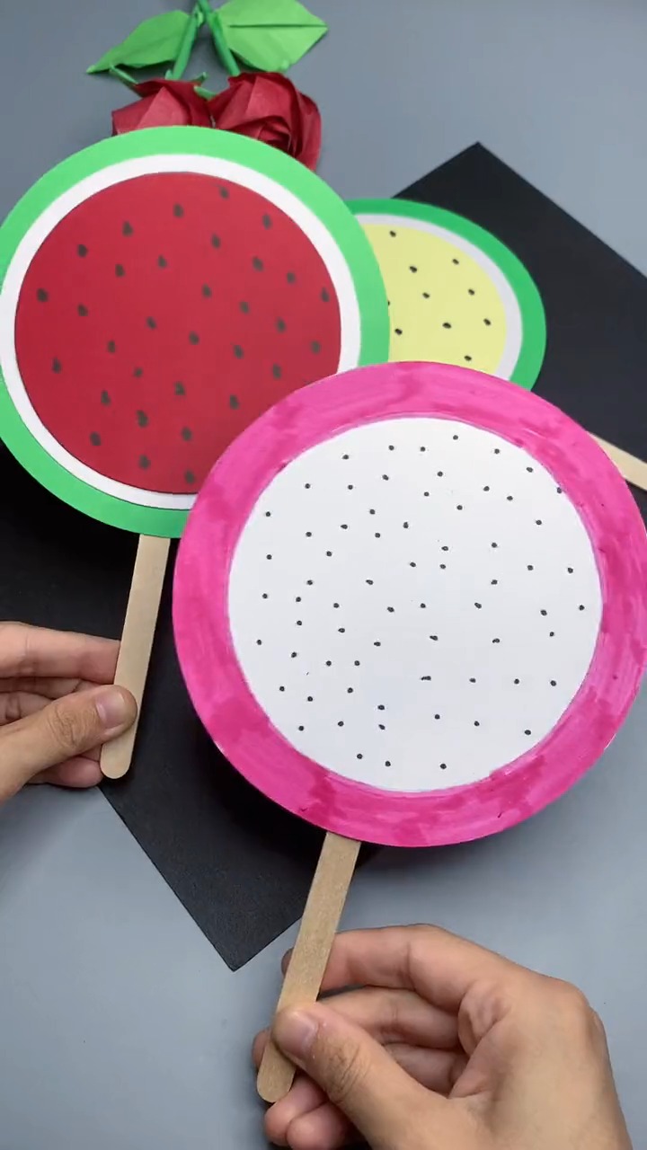 手工制作#炎炎夏日,一起来做凉爽的水果西瓜扇子