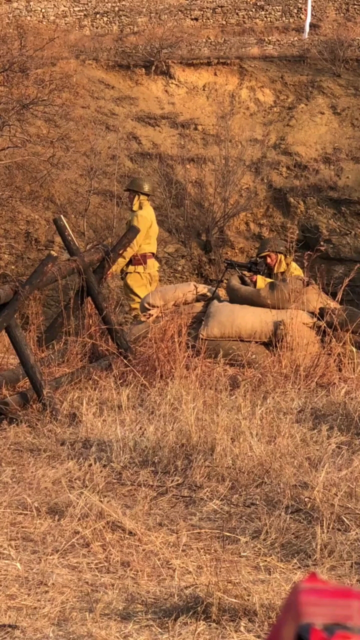全民搞笑短剧#拍戏现场,电视剧《三道塬》正在火爆拍摄中.