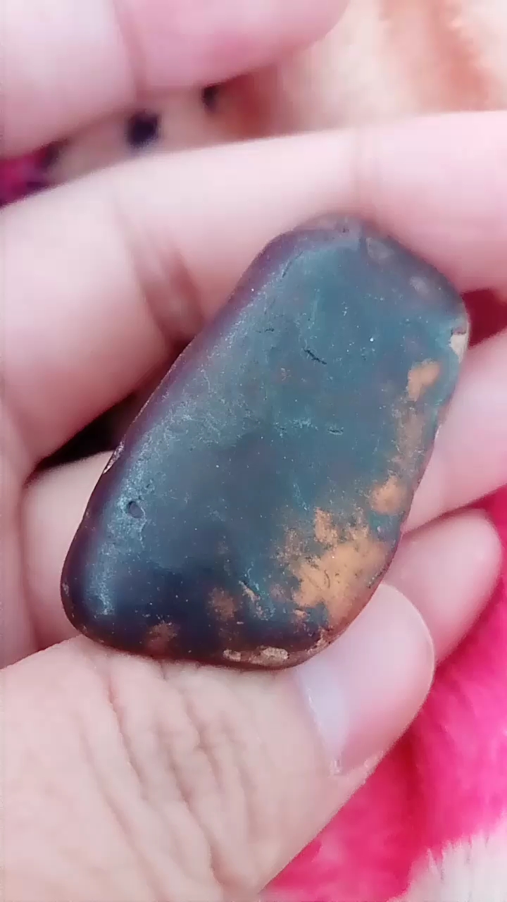 石可人之精品珍品收藏级别甘肃黑又亮陨石 做吊坠 手把件都很不错哦