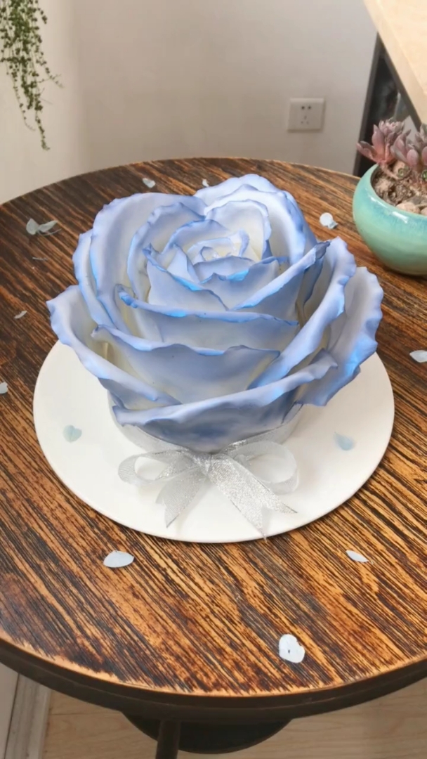 蓝玫瑰蛋糕,看到都不舍得吃了