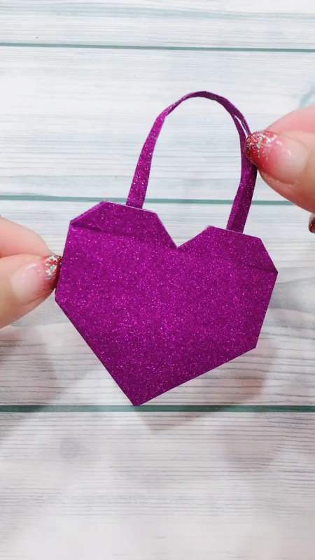 手工折纸#迷你爱心手提包,超级可爱!-全民小视频