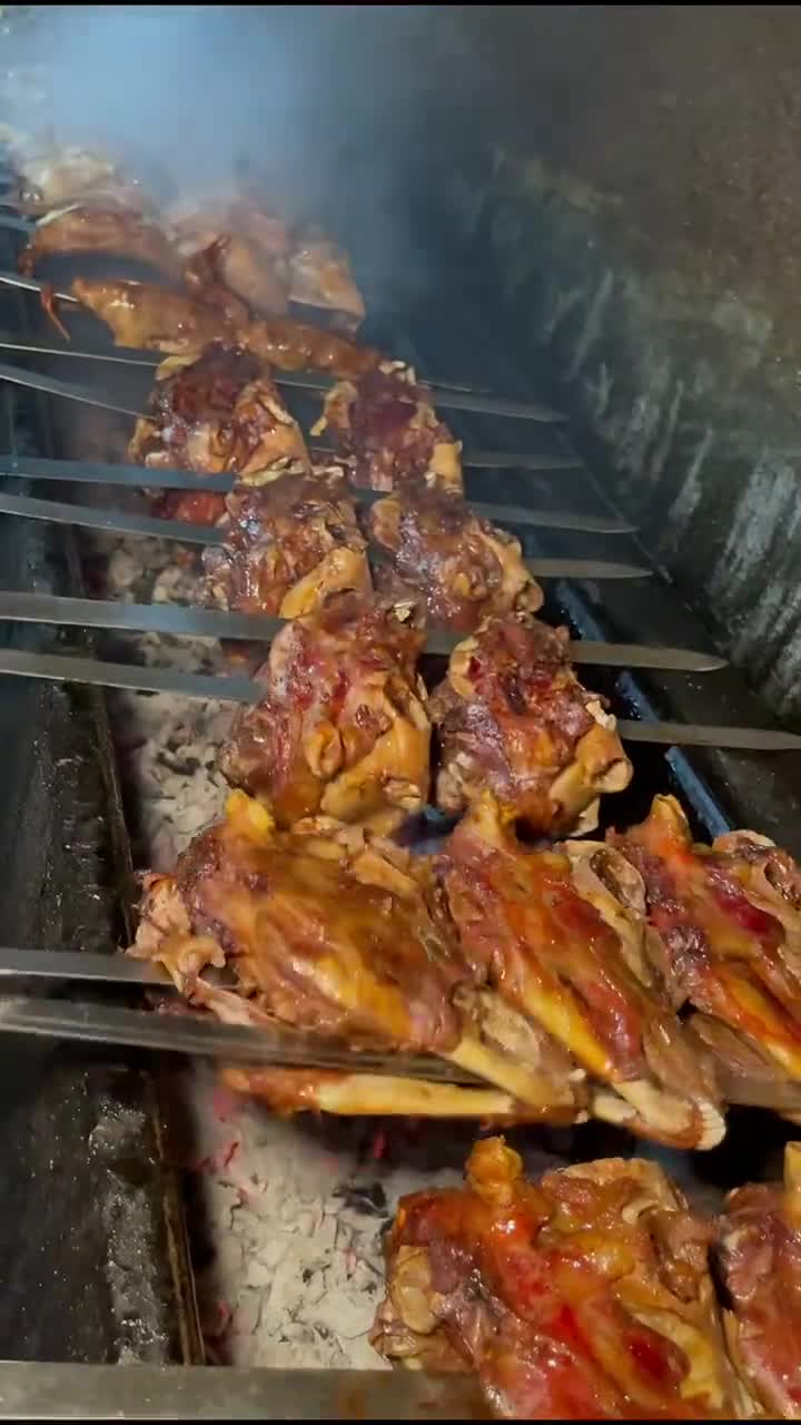 在菏泽那还得吃大串烤全羊