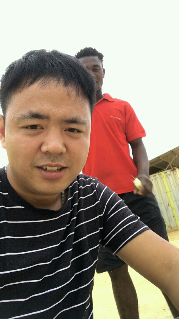 回会河南话的非洲小伙,为他点赞
