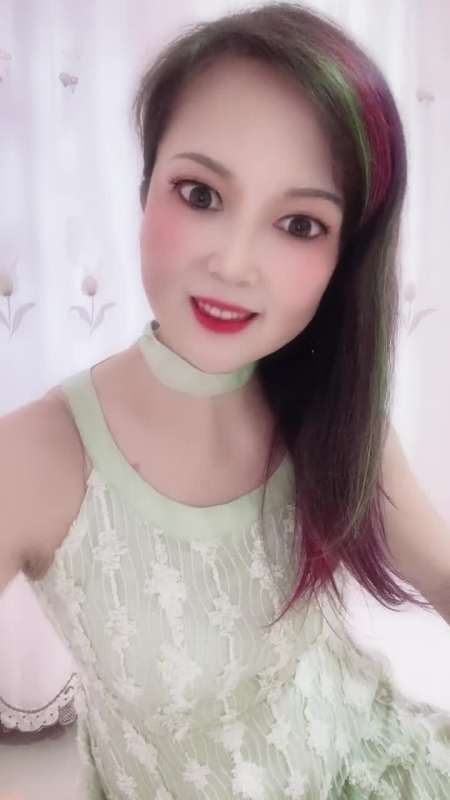 你看到我了吗看到了就点个赞呗成都雪儿每天早晚六点直播间见