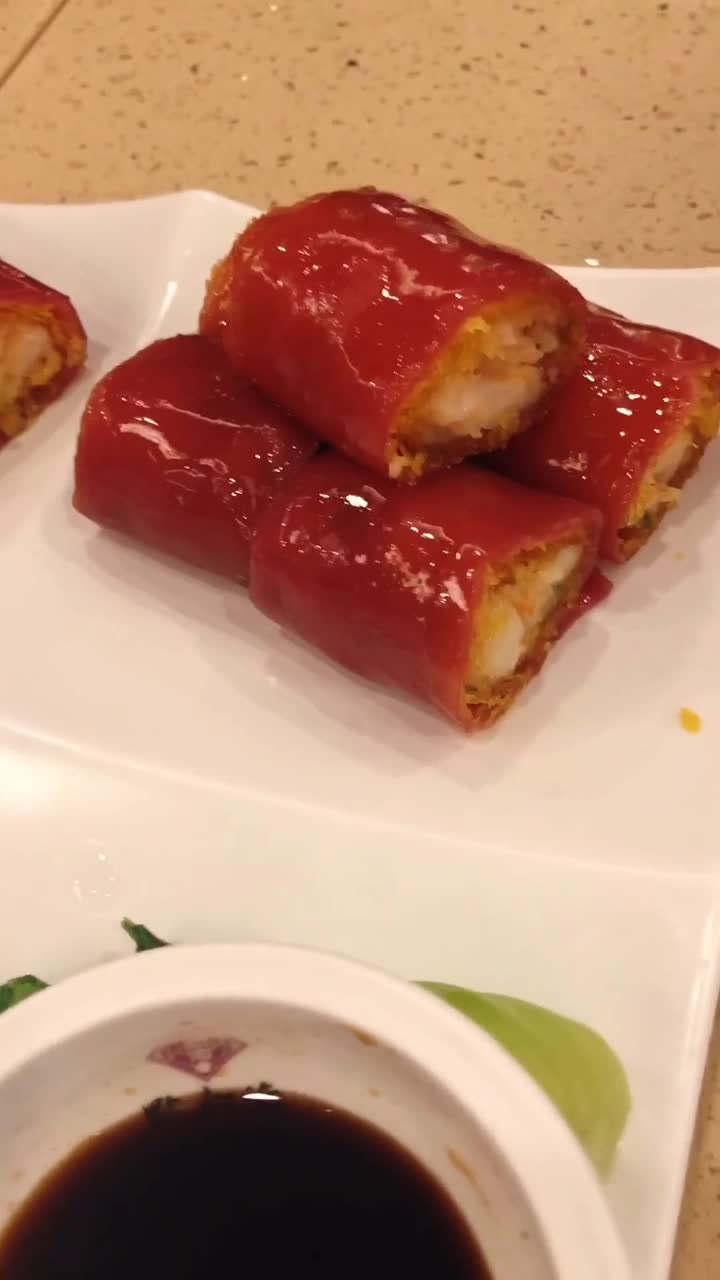 广式早茶之金沙红米肠,满满的虾仁