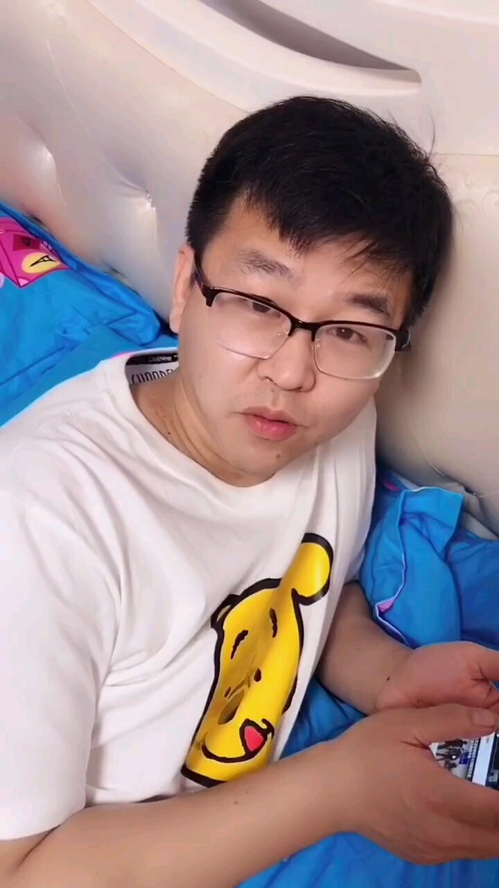 七七携180斤的旋哥来参赛了,各位评委们,选出你们心仪的选吧,评论在