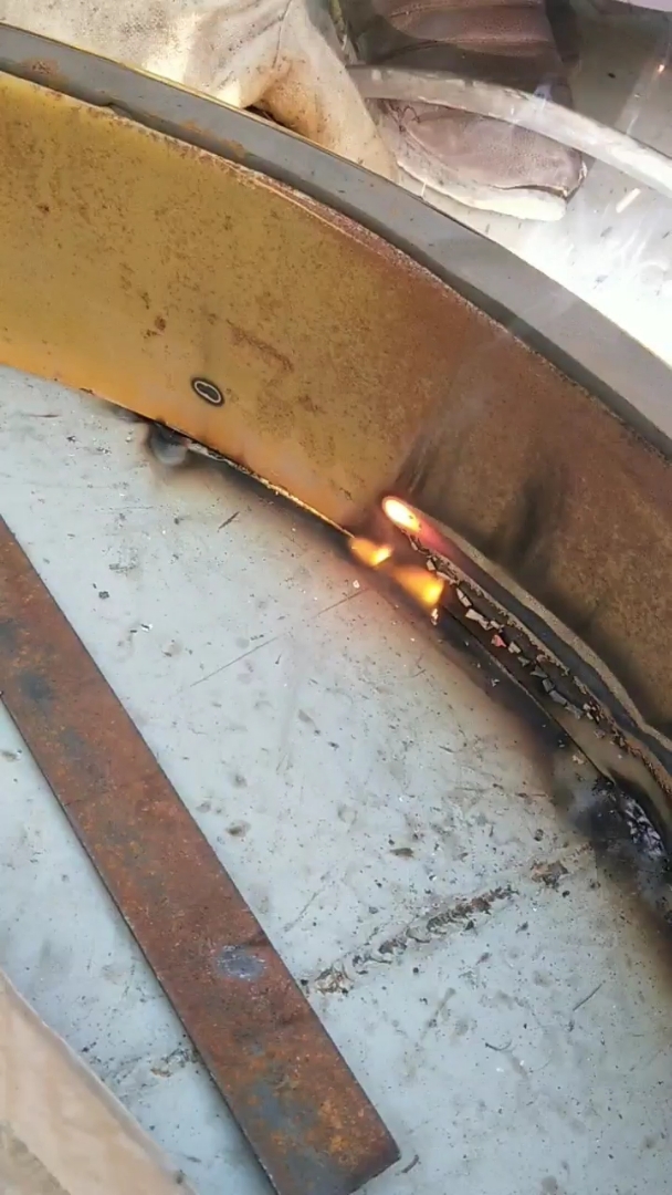 点焊焊接,看里知外