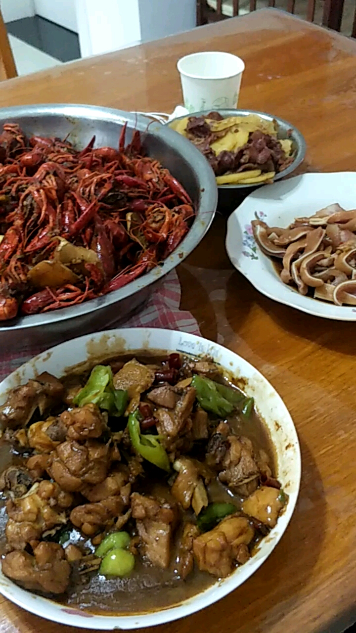 在朋友家吃饭啦