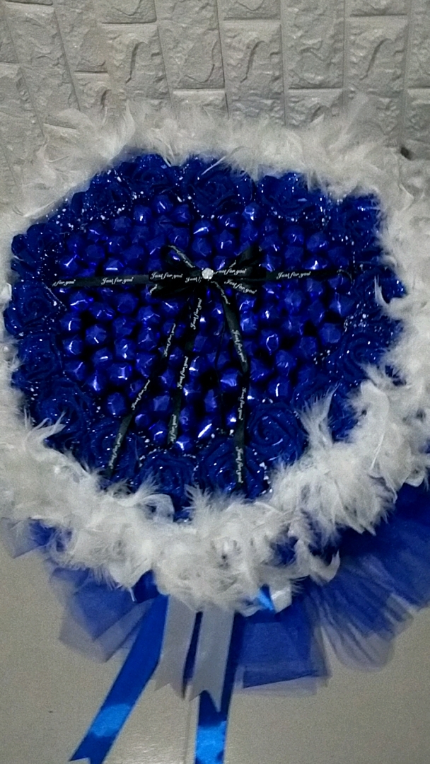 99颗棒棒糖玫瑰花