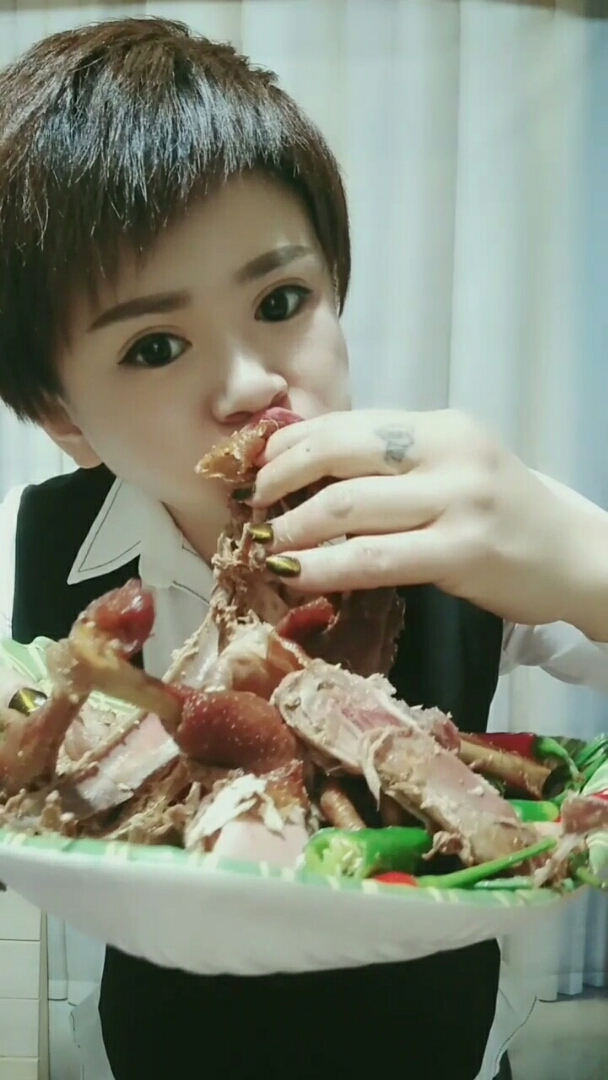 回家路上那些事#吃相绝对好看