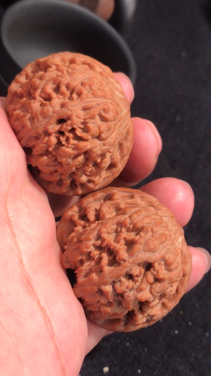 文玩核桃极品的小和尚头