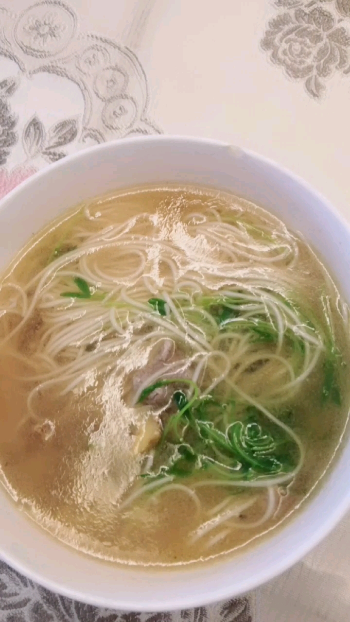 一碗清汤肉丝面