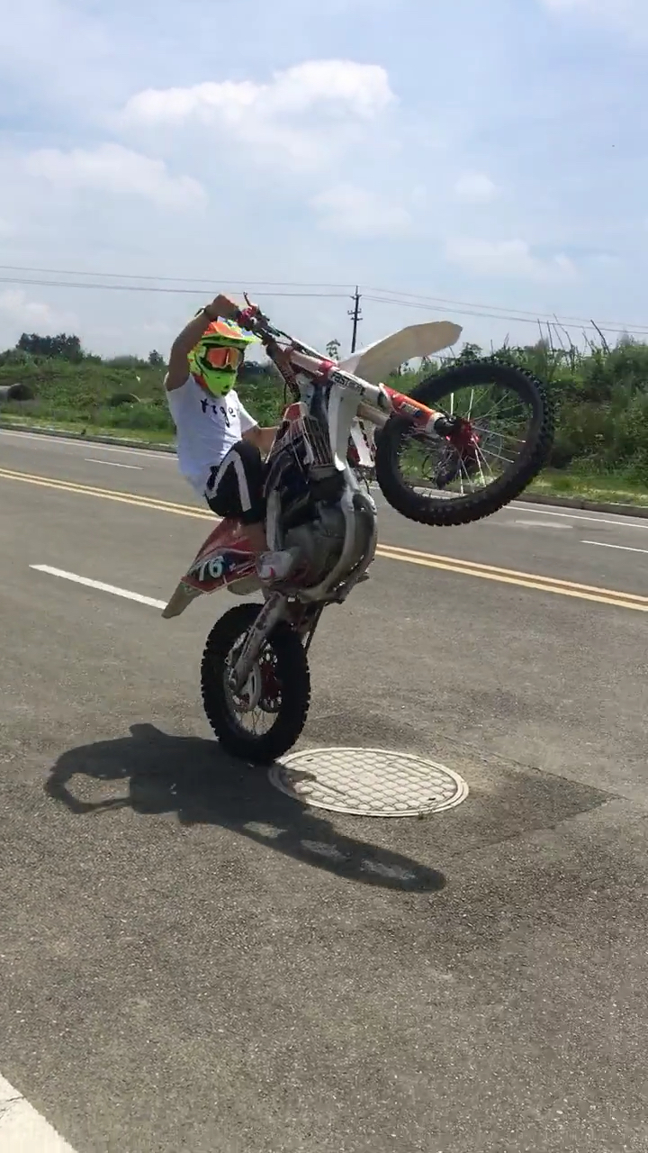 这进口翘头动作太帅了!