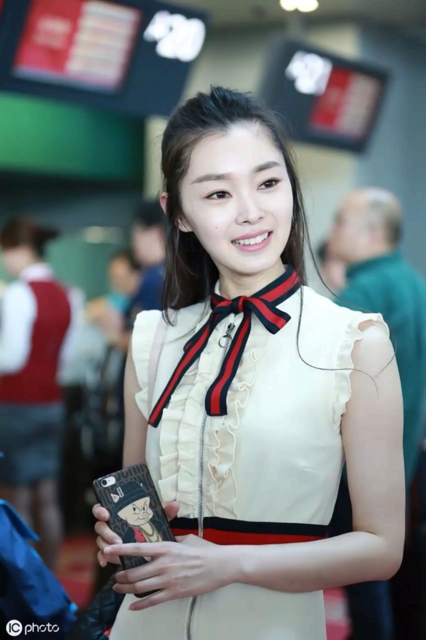宋轶的身材真的是好,像民国时期的女性,演技与颜值并存的女演员
