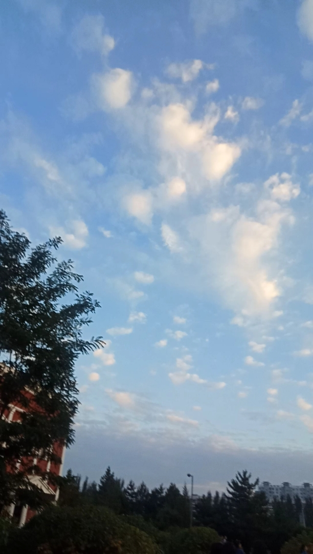 天蓝蓝,秋草香,是心中的天堂