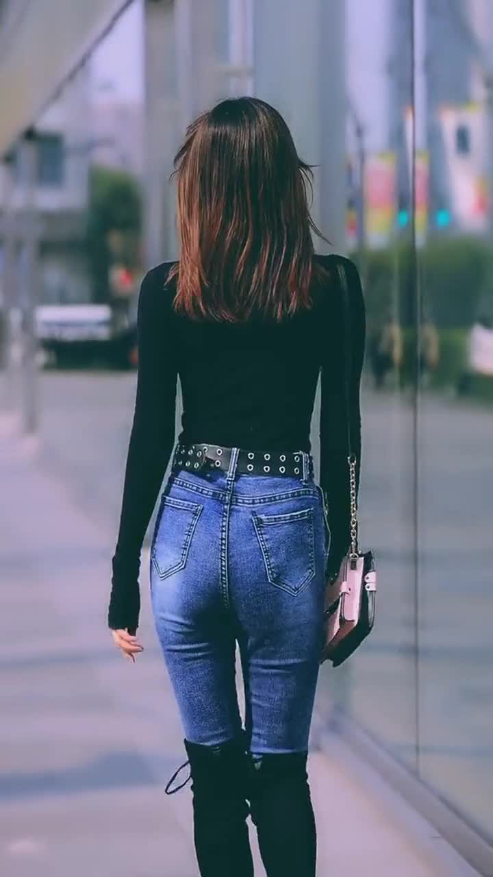 街拍背影小姐姐,这个身材也太美了