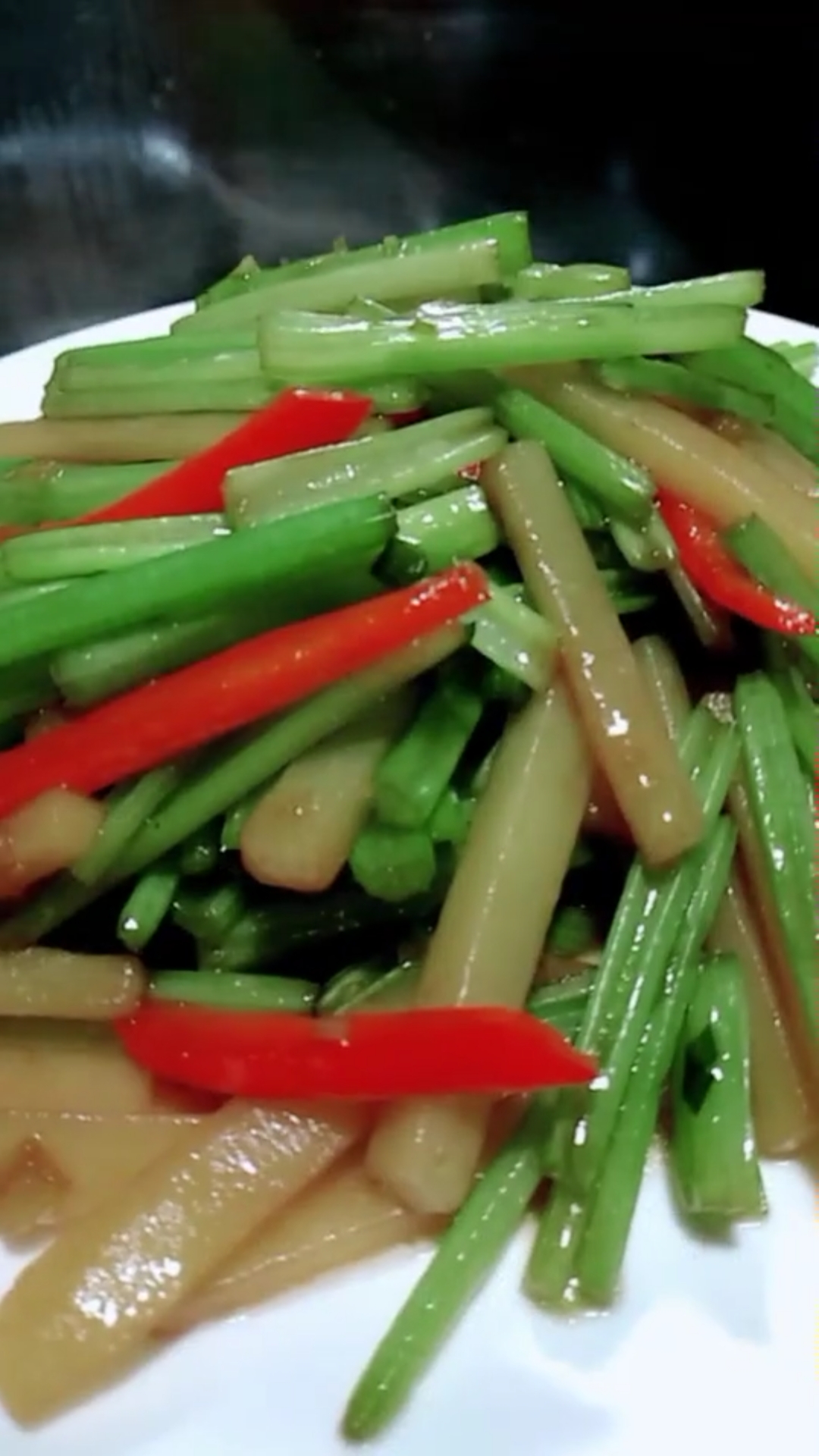 上网课的你#山芹土豆条这样做才够美够香