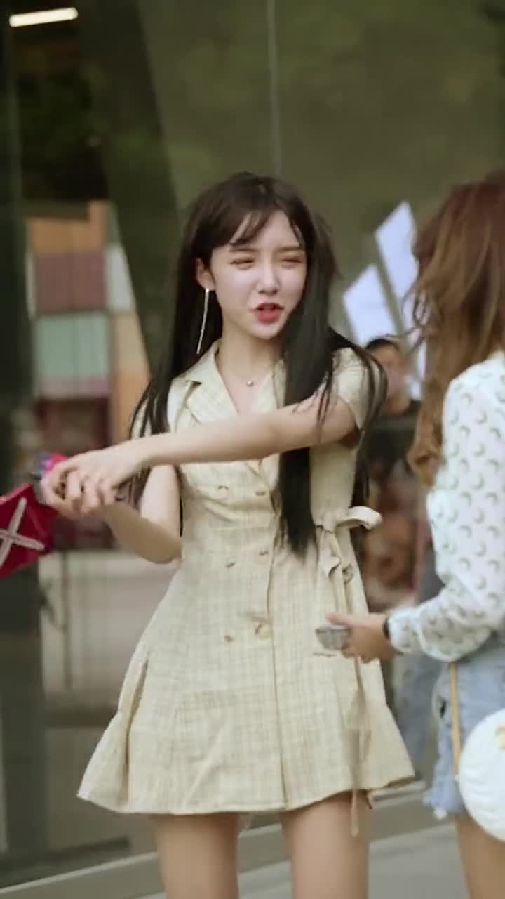 艾比有1米8怎么跟1米7的陈意礼一样高