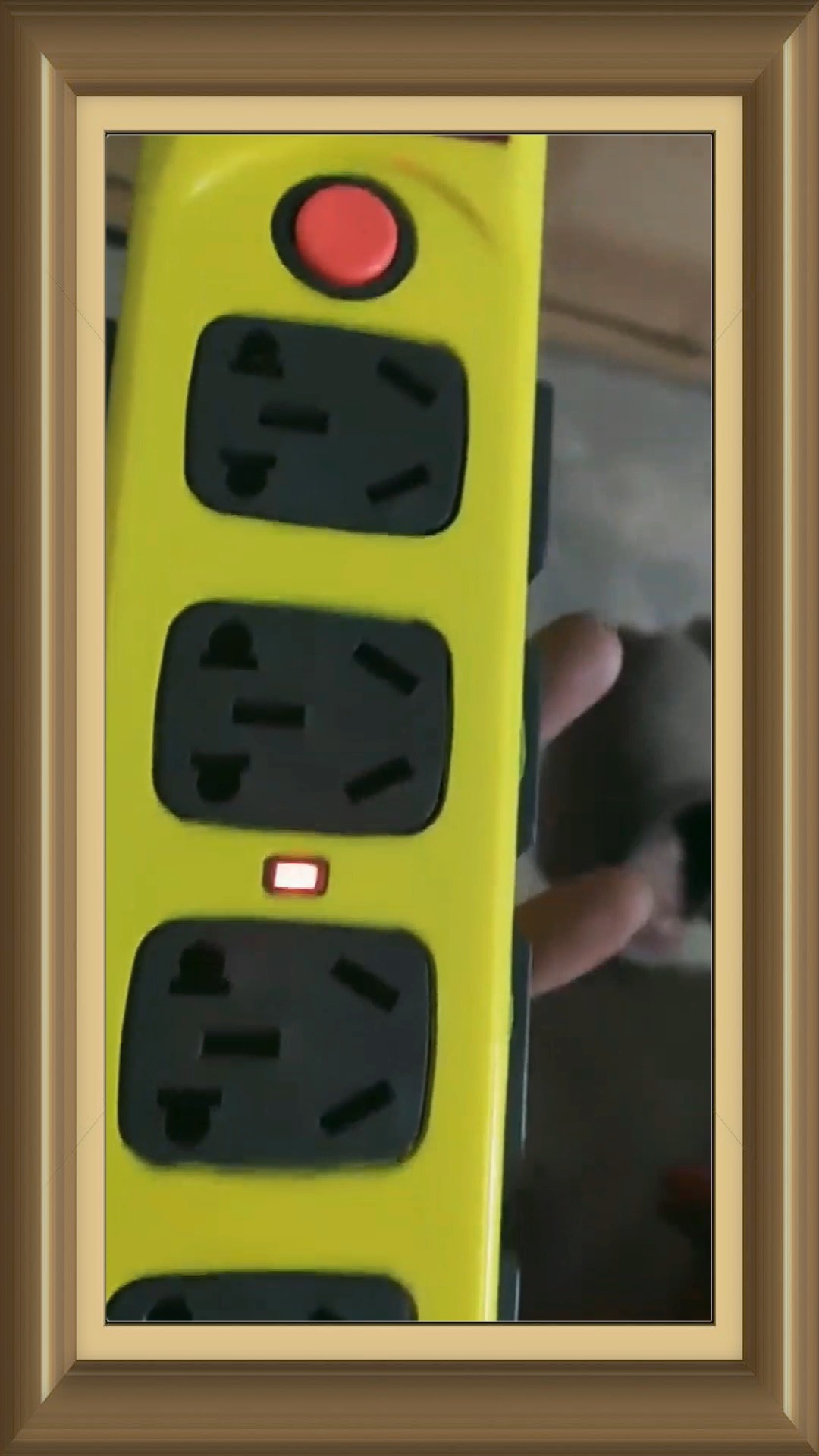 装修那些事儿#母牛插座