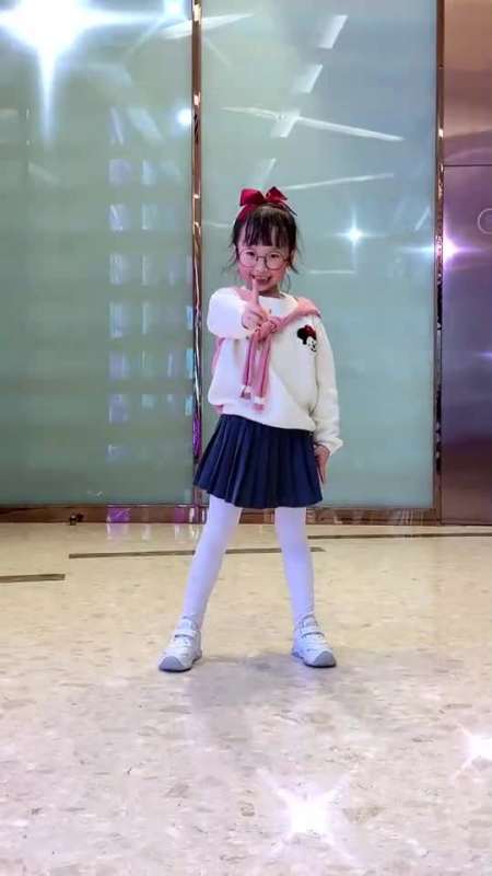 机灵姐拖拉机舞挑战一起来跳吧