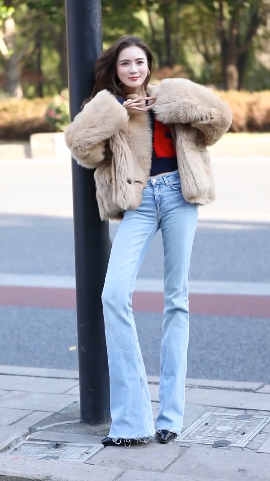 街拍美女#气质拿捏非常到位