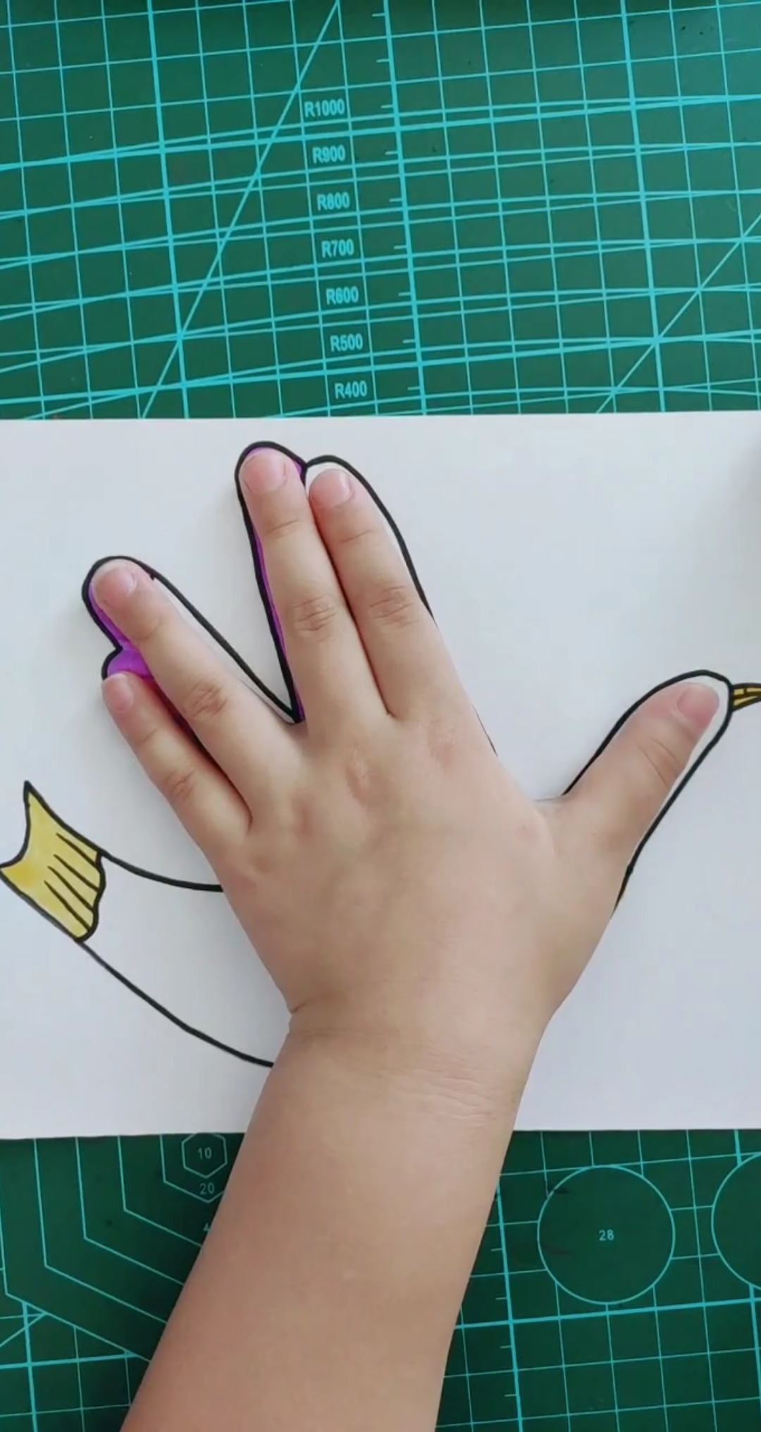 用手掌画和平鸽