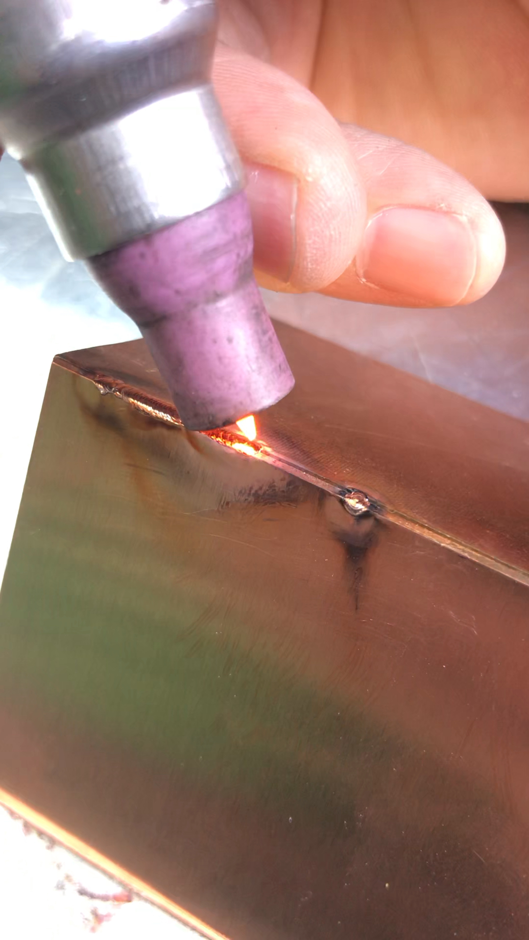 华生冷焊机紫铜板外直角焊接效果