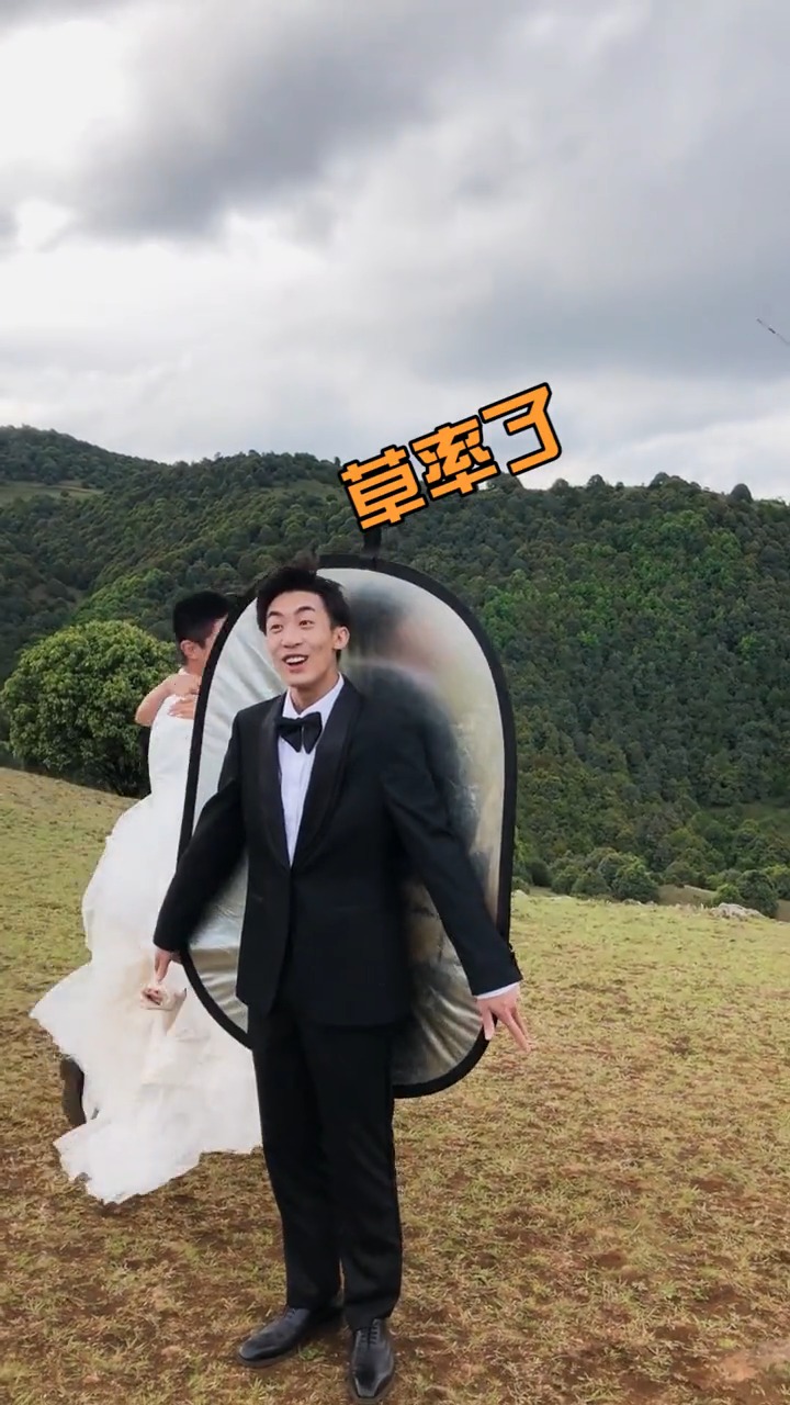 婚纱照幕后阿冼三个人一起拍草率了