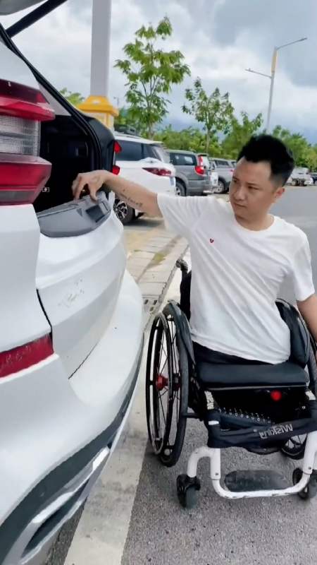 29万次播放.2021-04-21 2.58万 举报 无腿小波 2.96万粉丝