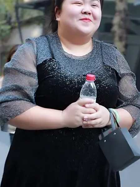 授人以鱼不如授人以渔好像是这个道理吧正能量表哥覃进展年度决赛中