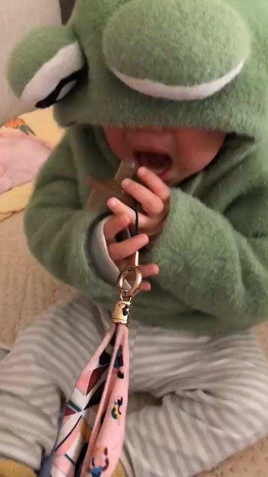 奶嘴的重要性 翻到个之前的视频 看一次笑一次  哈哈哈哈  #奶嘴控