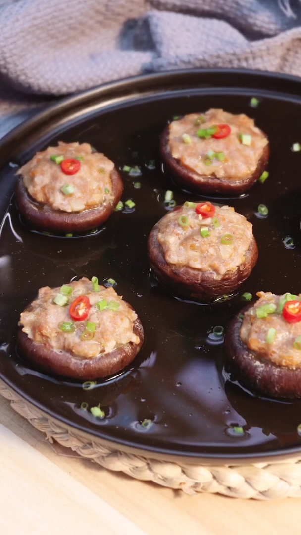 优秀如我#简单易学的蘑菇酿肉,学会了吗?