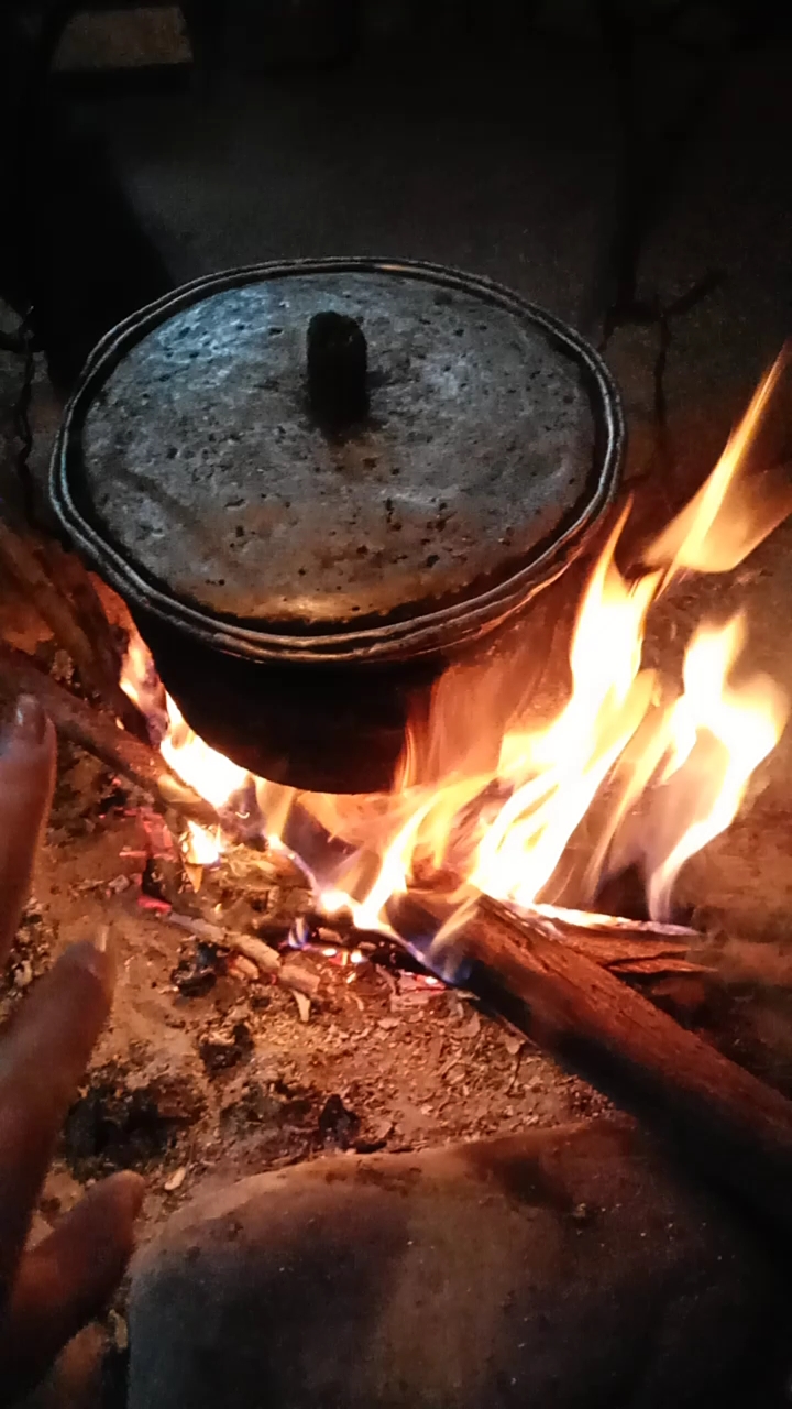 农村火煮饭